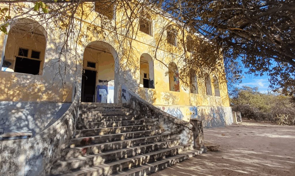Het Quarantainehuis Curaçao – historisch koloniaal gebouw bij Caracasbaai vlak bij Villa Topzicht
